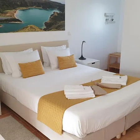 Caminhos Nos Levam Pela Ilha *