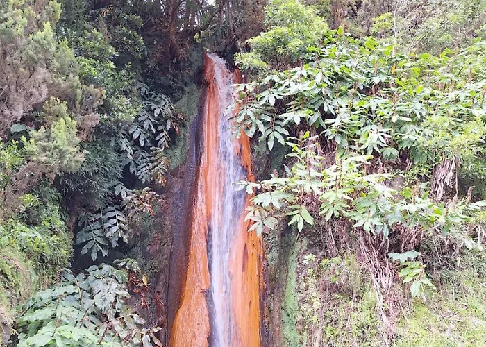 Caminhos Nos Levam Pela Ilha *