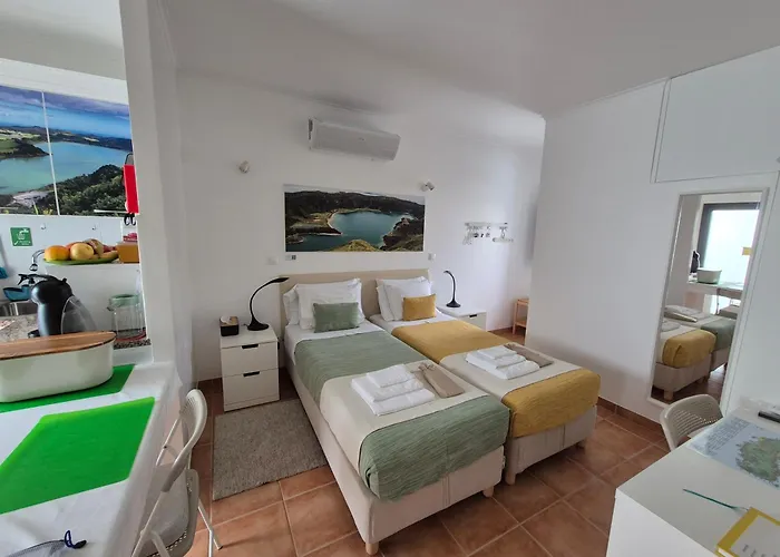 Caminhos Nos Levam Pela Ilha *