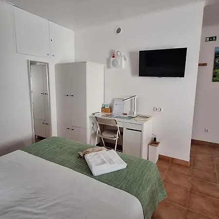 Caminhos Nos Levam Pela Ilha * Понта-Делгада