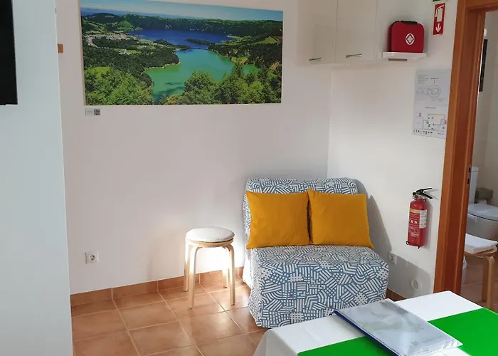 Caminhos Nos Levam Pela Ilha Πόντα Ντελγκάντα